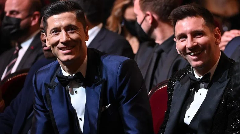 Robert Lewandowski aclar&oacute; su pol&eacute;mica frase contra Messi.