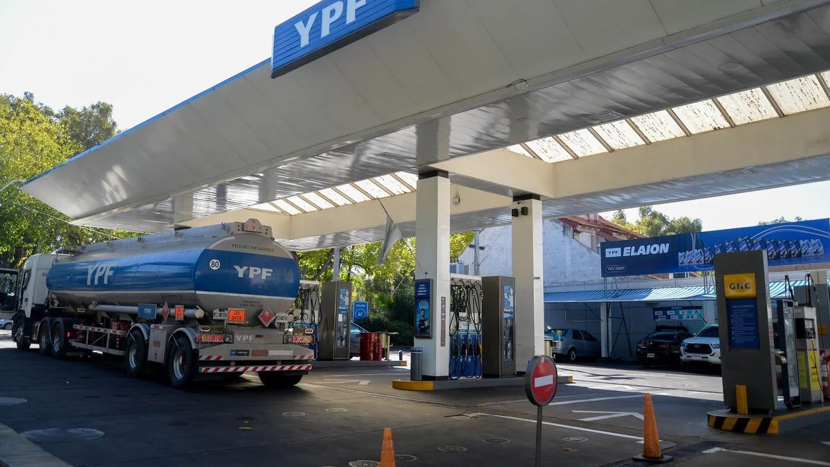 Un plan controversial: ¿Más biocombustible en la nafta y el gasoil para frenar los aumentos?