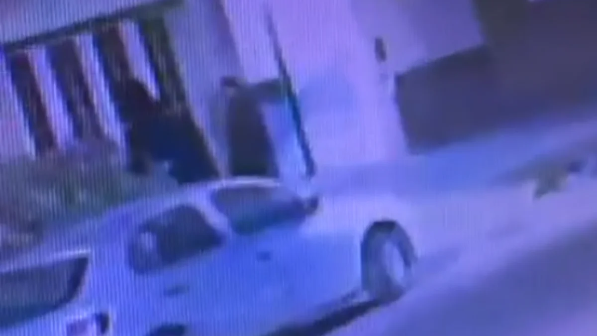 Video clave: así entró Agostina Vega, la chica intensamente buscada en Córdoba a la casa del sospechoso