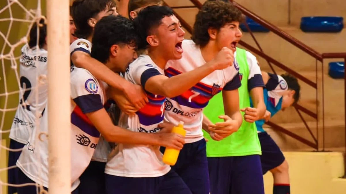 Dos mendocinos van por otro título de fútbol de salón