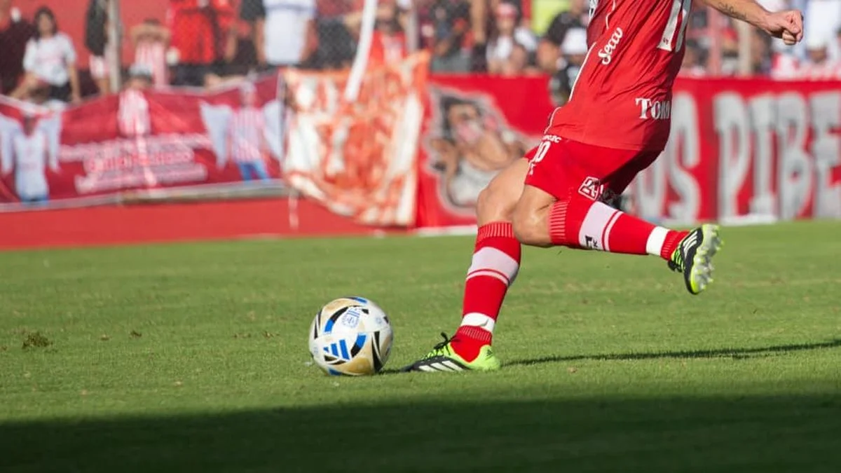 Maipú igualó 2-2 ante San Martín de Tucumán