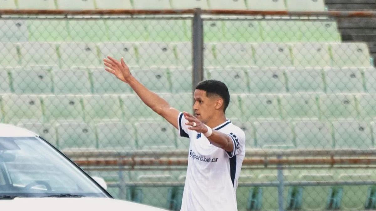 Sueño Mundial: la tremenda marca de Álex Arce en Independiente Rivadavia