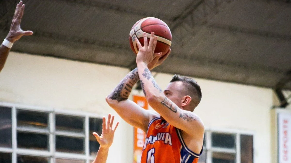 Rivadavia básquet perdió en el debut de los play offs de Liga Argentina