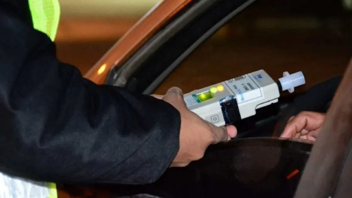 A toda velocidad y ebrio: detuvieron a un hombre en el centro de General Alvear