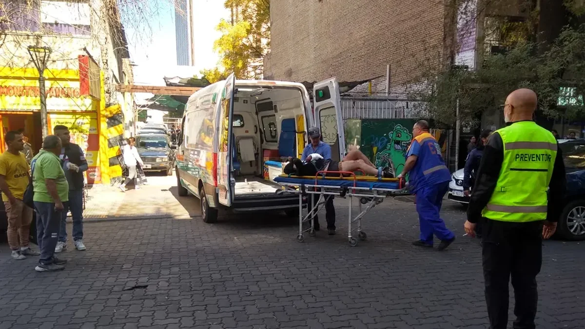 ¿Qué se sabe de la mujer que se lanzó dos veces de un edificio y sobrevivió?