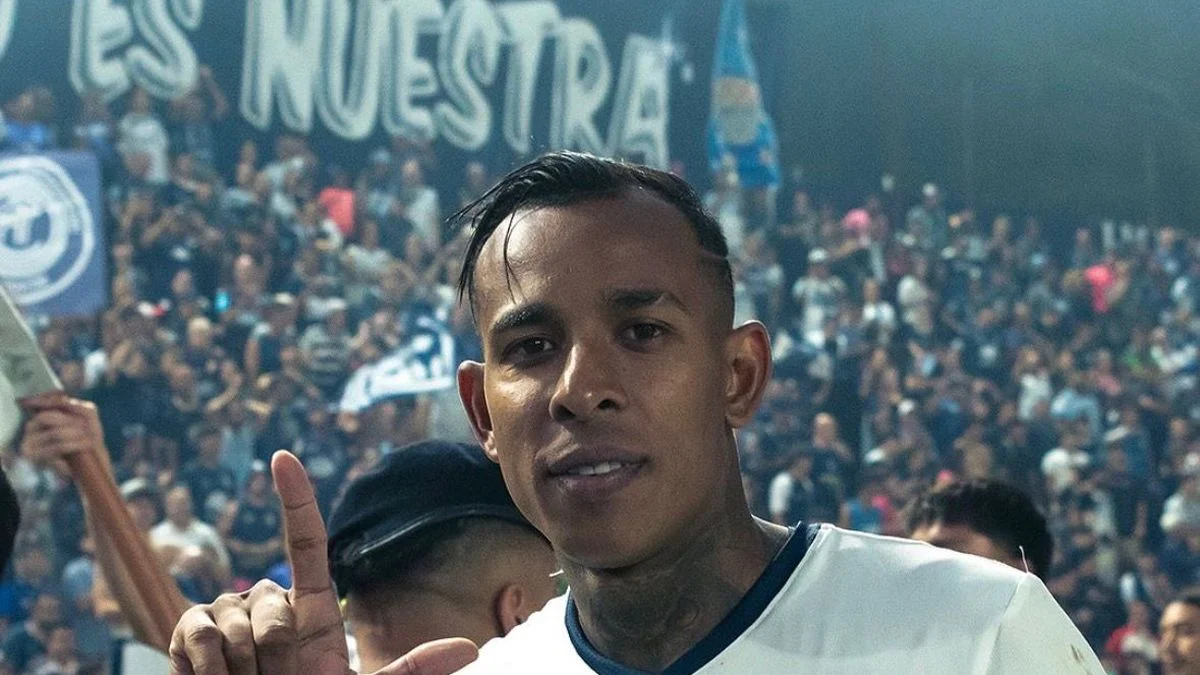 Tras quedar afuera del Mundial, Sebastián Villa fue incluido en el equipo ideal del Torneo Apertura