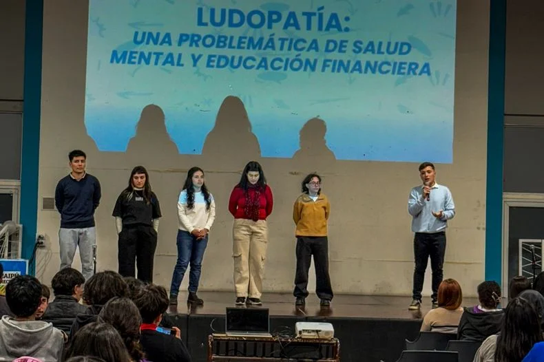 La Municipalidad de Maip&uacute; lanz&oacute; acciones para abordar la problem&aacute;tica de la ludopat&iacute;a en j&oacute;venes.&nbsp;