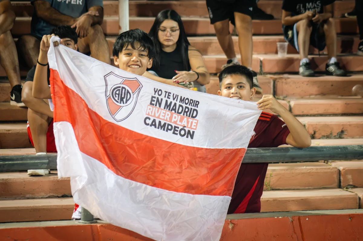River - Hinchada - Malvinas Argentinas (13).jpg