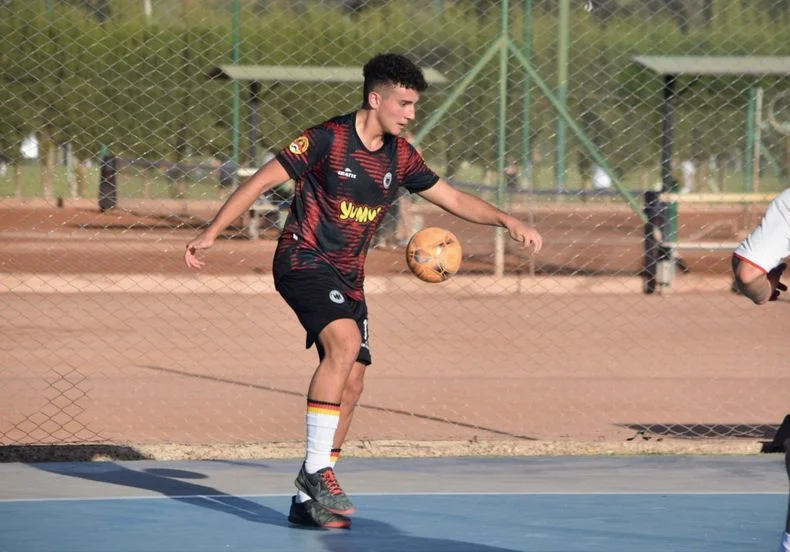 Alem&aacute;n, uno de los 6 triunfos de Mendoza en f&uacute;tbol de sal&oacute;n.