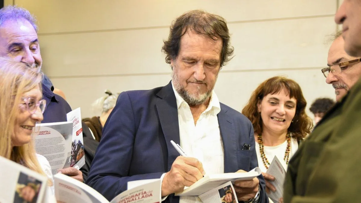 Ariel Basteiro presentó su libro sobre el golpe en Bolivia y recordó a Sebastián Moro
