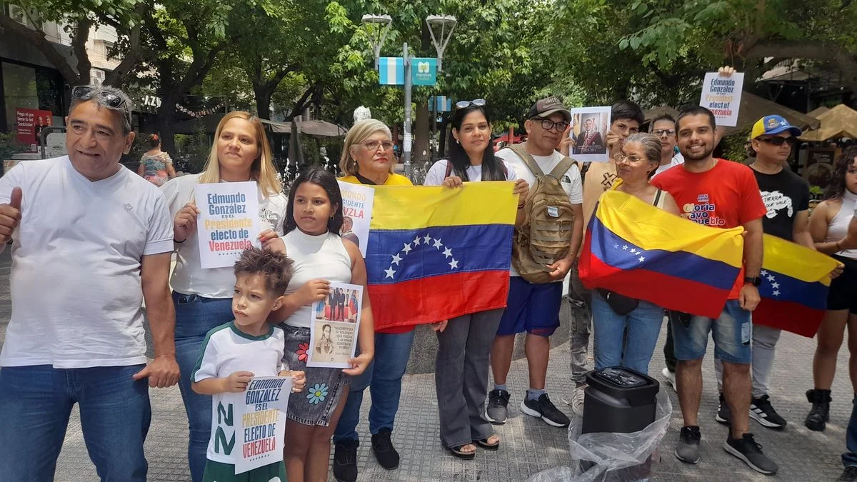 Venezolanos en Mendoza reclamaron contra el Gobierno de Nicolás Maduro