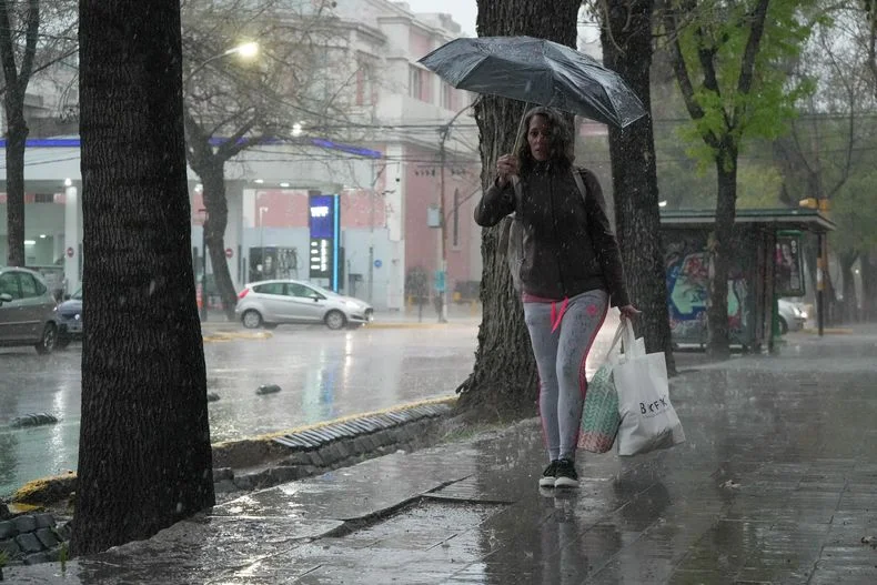 Una fuerte tormenta azot&oacute; a Mendoza.