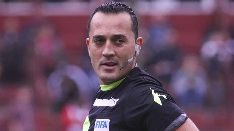 Fernando Espinoza podr&iacute;a desembarcar en San Mart&iacute;n.