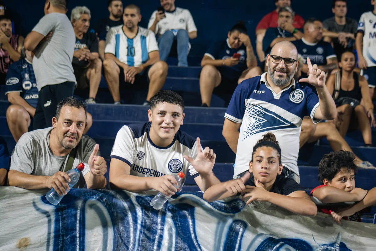 Hinchada Independiente Rivadavia - Lepra (3).jpg