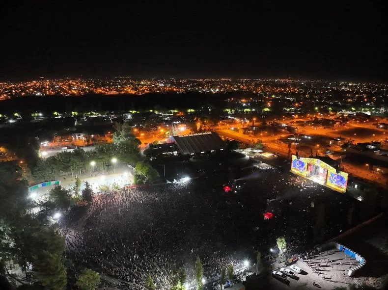La banda liderada por Chizzo hizo vibrar a los fanáticos en San Rafael. 