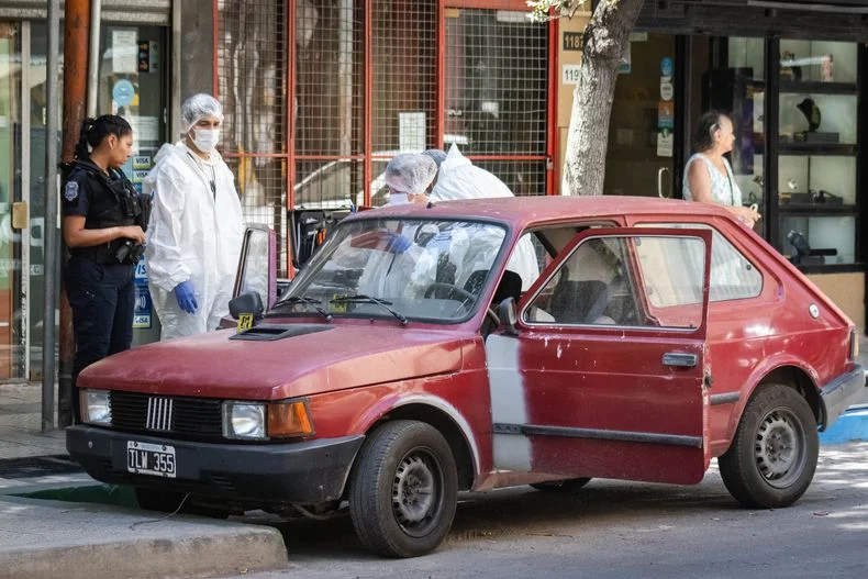 El auto de la mujer que era buscada.