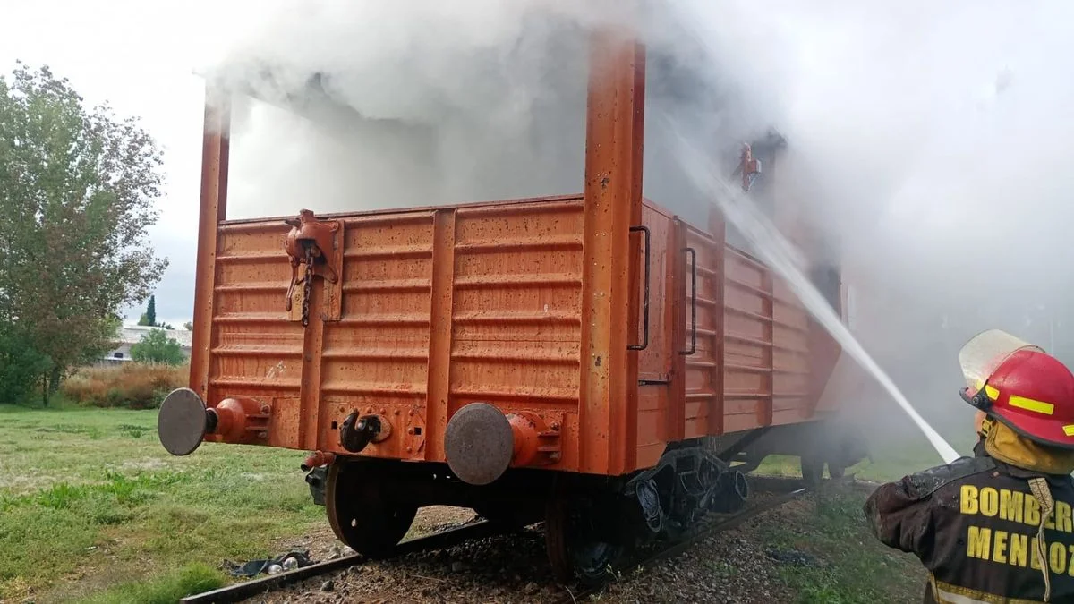 Un incendio se registró en el vagón de un tren en Palmira y bomberos lo sofocaron