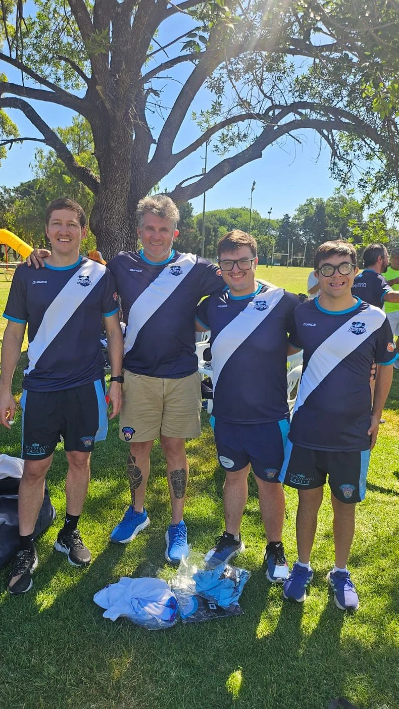 Joaqu&iacute;n Mu&ntilde;oz y Juan Vivas, figuras de Los Cuyis de rugby.