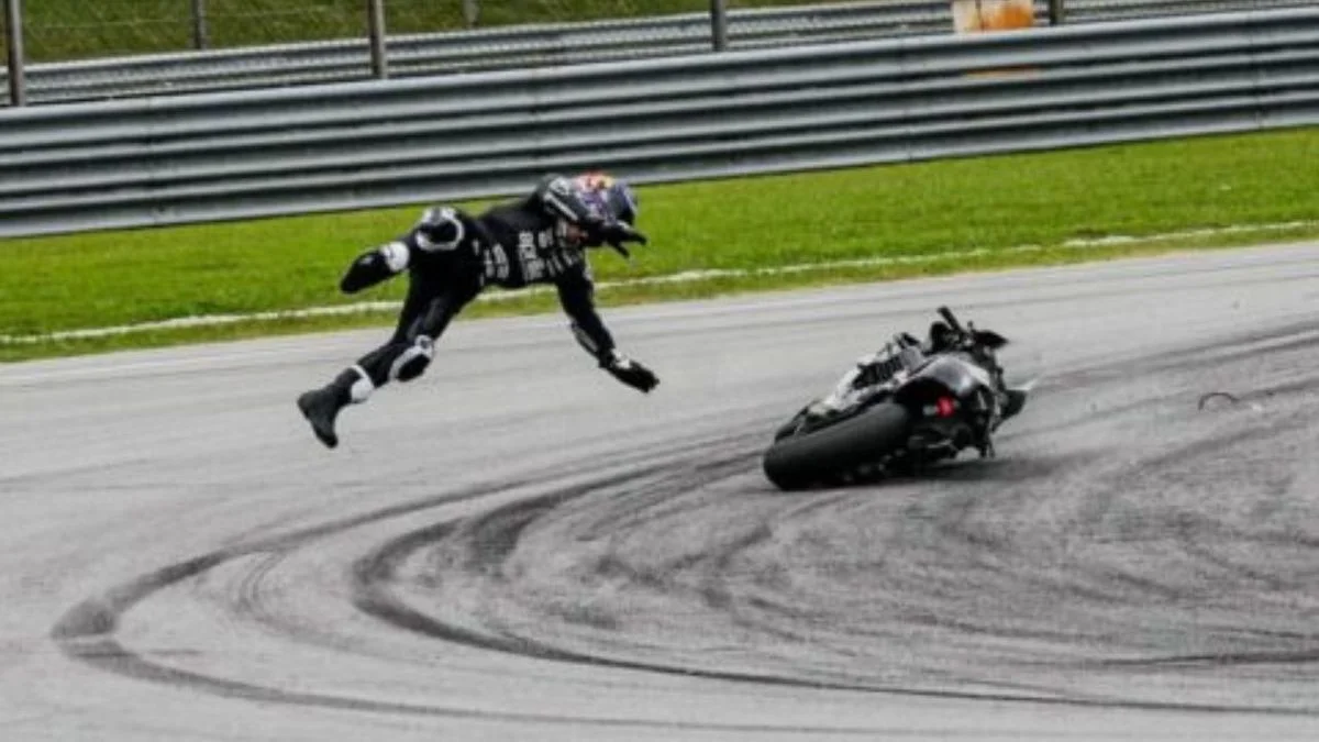 El durísimo accidente que protagonizó el campeón del mundo de MotoGP en Malasia: pasó la noche internado