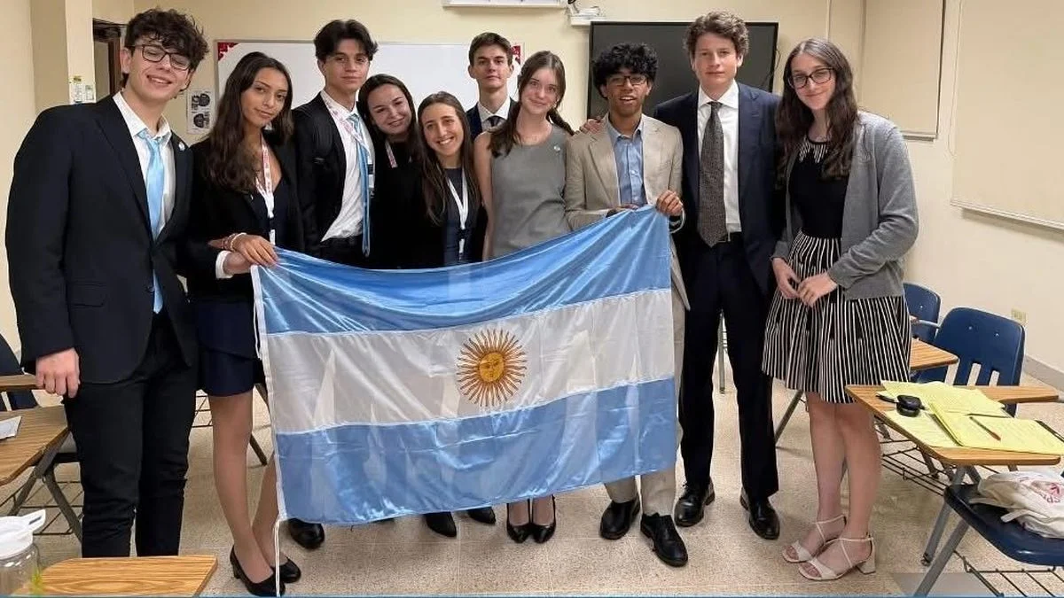 El Mundial de Debate Escolar 2025 contó con la presencia de un alumno mendocino