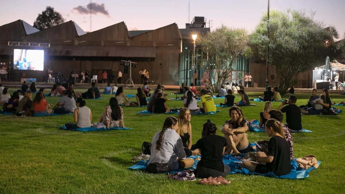 La Nave Cultural se llena de música, mantas y aire libre: regresan los picnics musicales