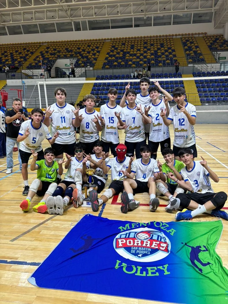 Los mendocinos se lucieron en el Regional Sub 16 de vóley: Maipú fue campeón en damas y San Martín de Porres en caballeros.