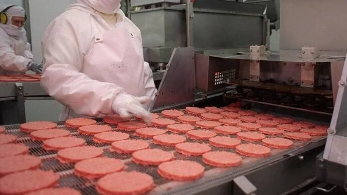 El creador de las emblemáticas hamburguesas Paty en problemas: deudas, suspensiones y desplome