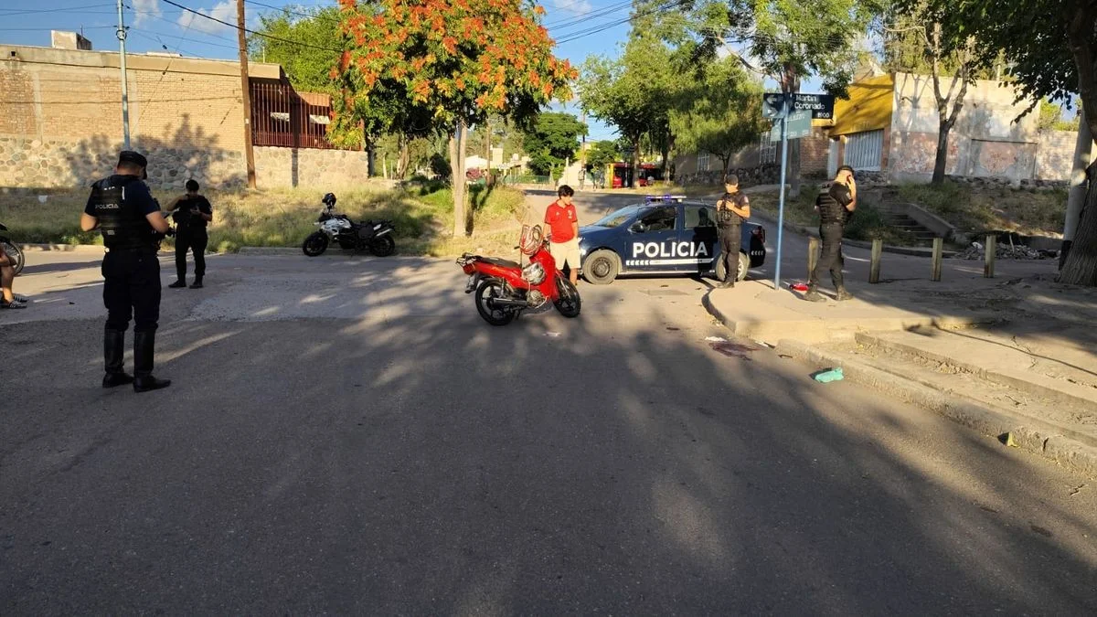 Un motociclista sufrió graves lesiones tras accidentarse en Godoy Cruz