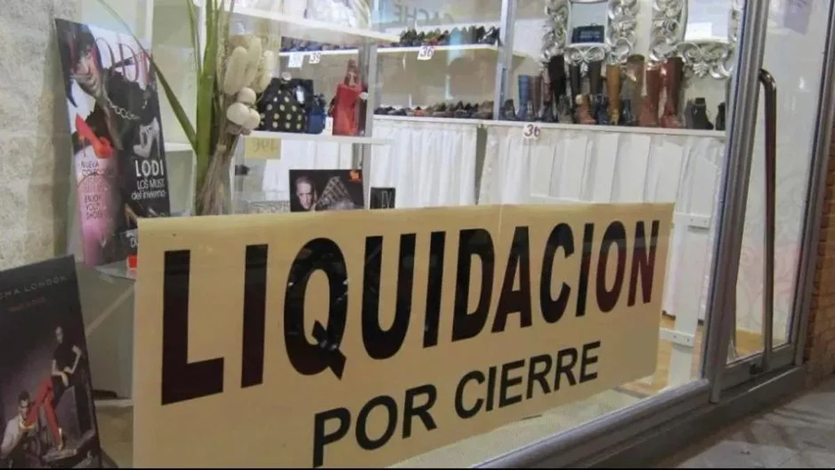 Cruje el plan económico: se desploma el consumo y arrecian los telegramas de despidos y las suspensiones