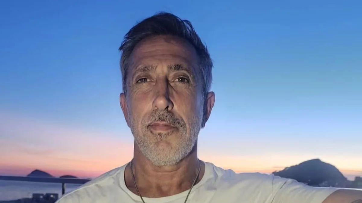 Turco Naím estaría en pareja con una mujer muy parecida a Emilia Attias, su exnovia