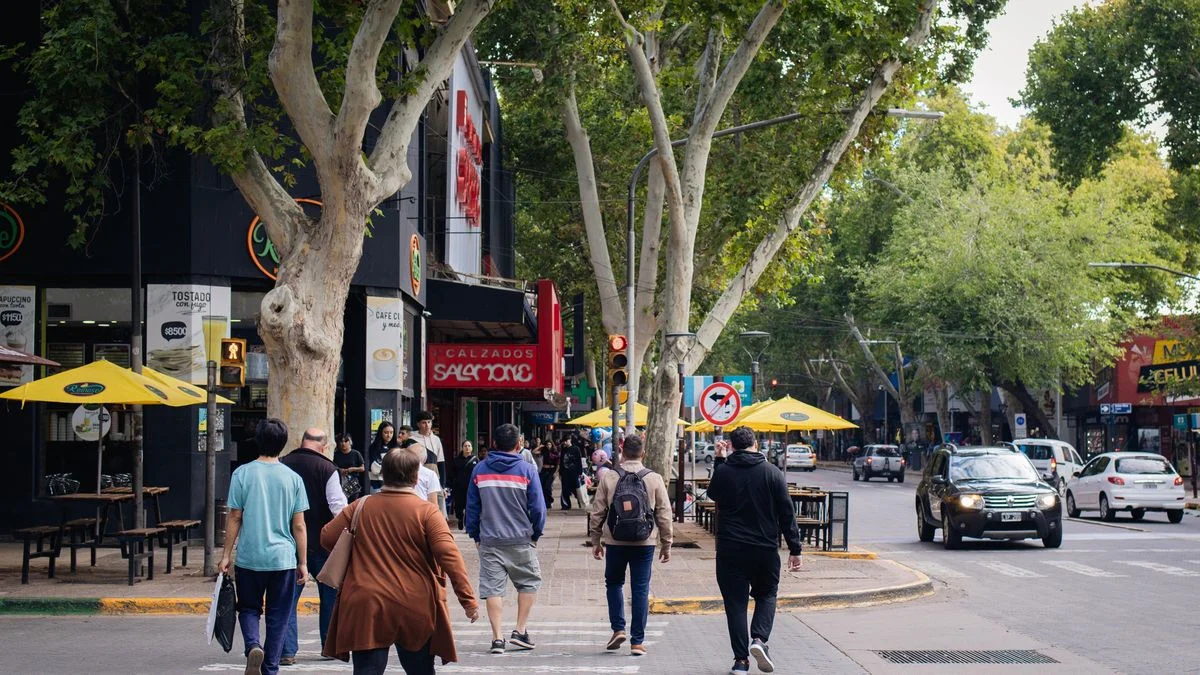 Domingo de temperaturas agradables y nubosidad variable en Mendoza