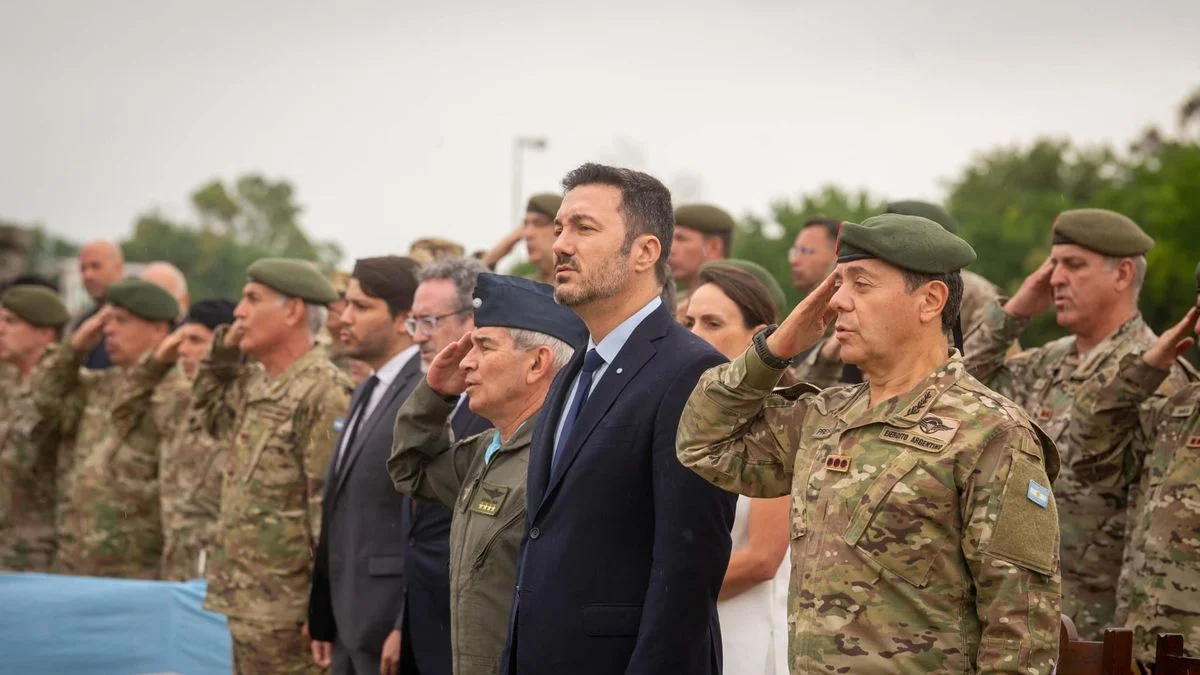 Enojo por la respuesta de Luis Petri a la invasión de un avión británico: "Le faltó decir God Save the King"