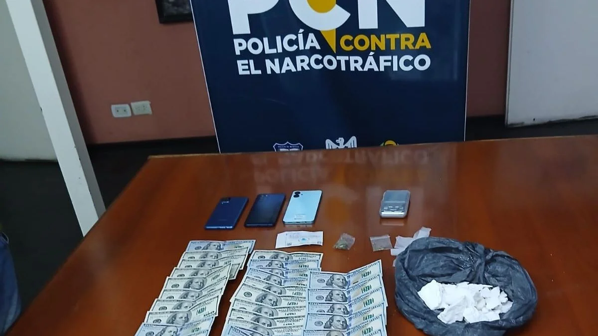 Allanamiento en Guaymallén: detienen a dos personas y secuestran dólares y cocaína