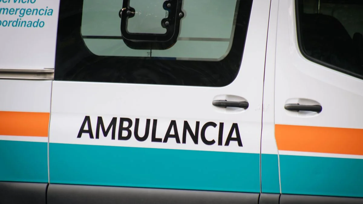 Un ciclista murió tras ser atropellado por una ambulancia que trasladaba a una menor en San Martín
