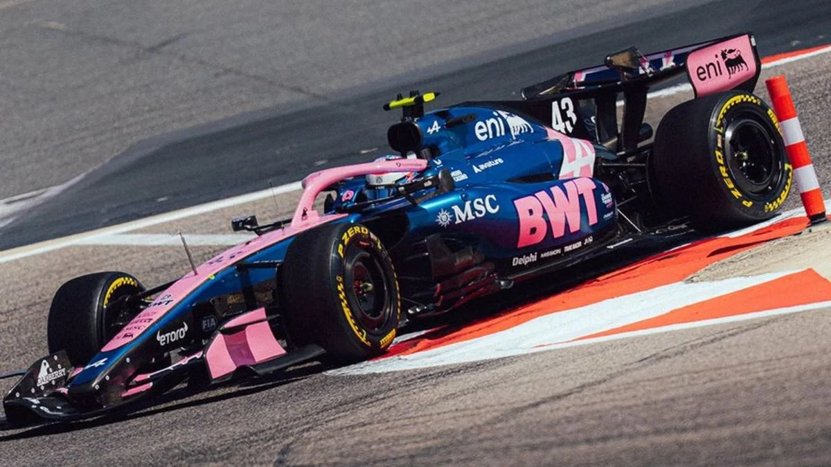 Lando Norris rompió el reloj, Max Verstappen acecha y Colapinto sigue firme en el "infierno" de Bahréin