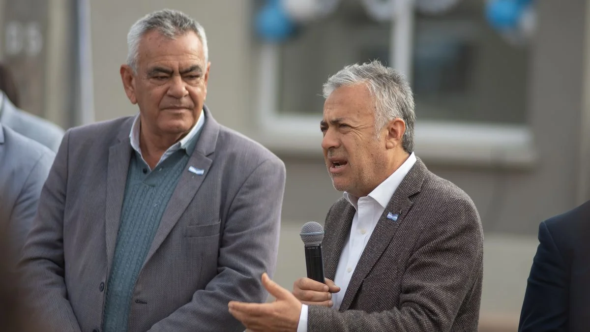 Cornejo retomó la agenda provincial: entregó casas en Lavalle y dio un dato lapidario