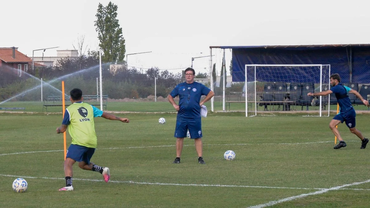 Los dos cambios que hará Alfredo Berti para que Independiente Rivadavia vuelva a la victoria ante Banfield