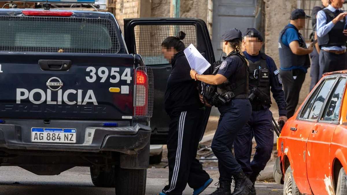 Megaoperativo en Las Heras: 17 personas detenidas y un arsenal con casi 500 balas secuestrado