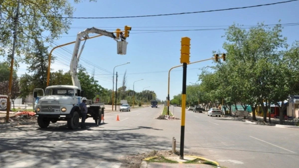 Tras un reclamo vecinal, instalarán un nuevo semáforo en una esquina clave de Malargüe