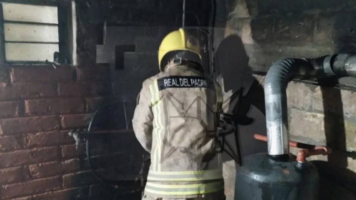 Incendio en una vivienda de San Rafael: el propietario apagó las llamas antes que los bomberos