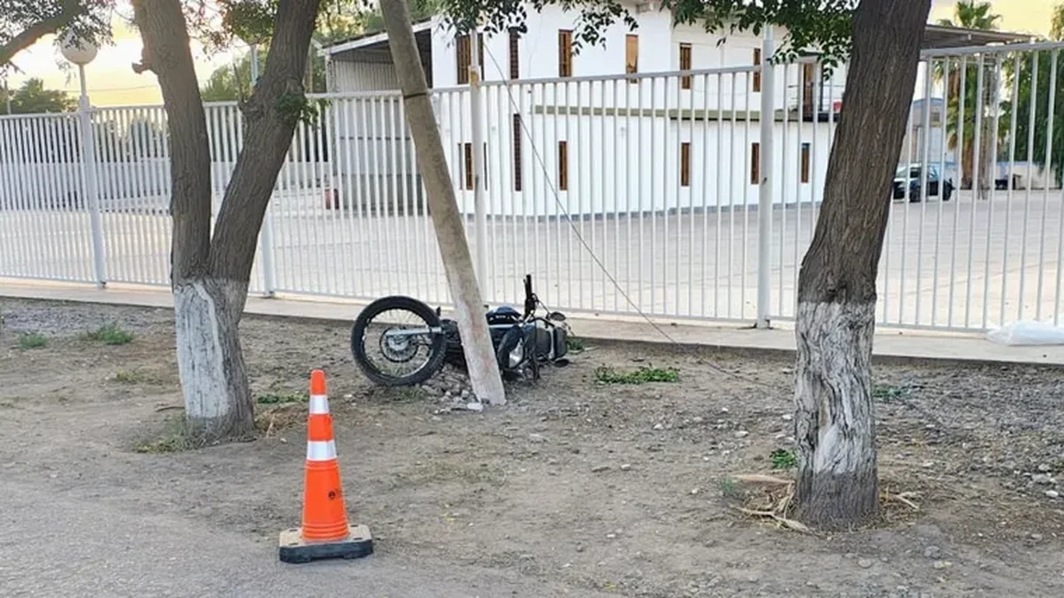 Maipú: un motociclista perdió la vida tras impactar contra un árbol