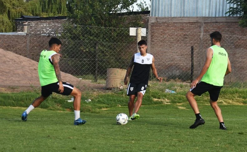 Gimnasia aceleró por Cingolani y sigue sumando caras.