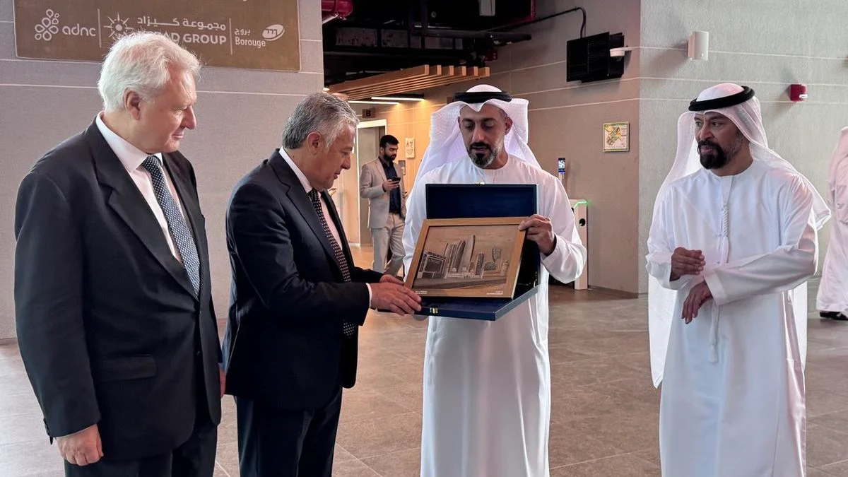 Cornejo en Emiratos Árabes: se reunió con empresarios y vendió las bondades productivas de Mendoza