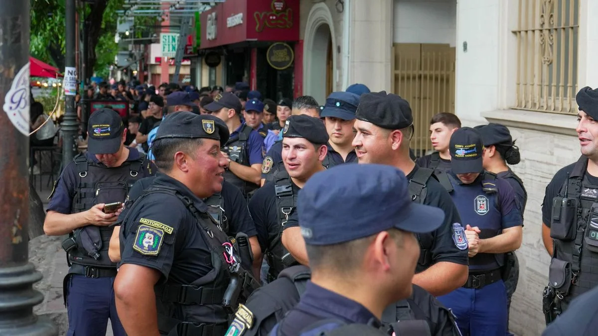 Blindan el Senado con cientos de policías armados hasta los dientes hasta aprobar la minería
