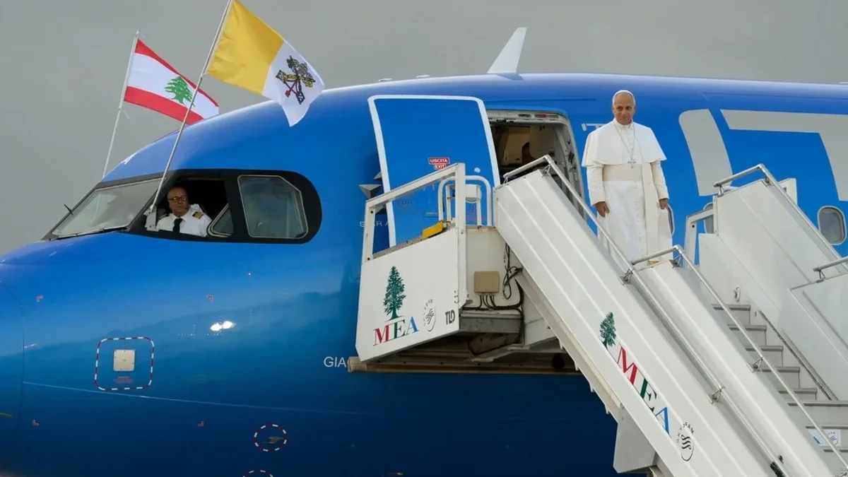 El Papa llegó al Líbano, tierra con profundas secuelas por la guerra entre Hezbollah e Israel