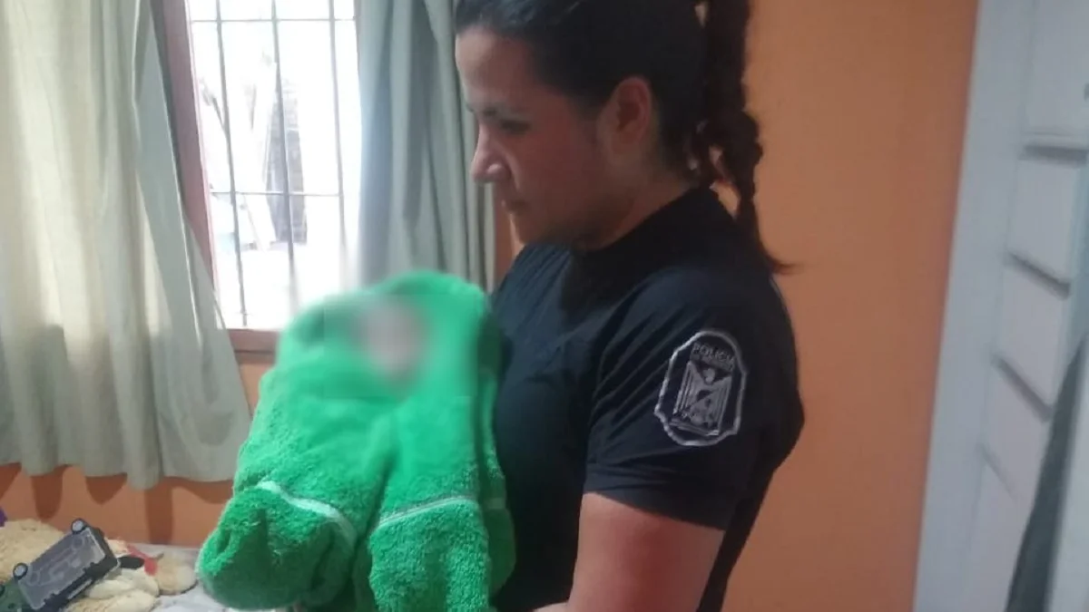 Dos policías ayudaron a una madre mendocina a dar a luz a su bebé