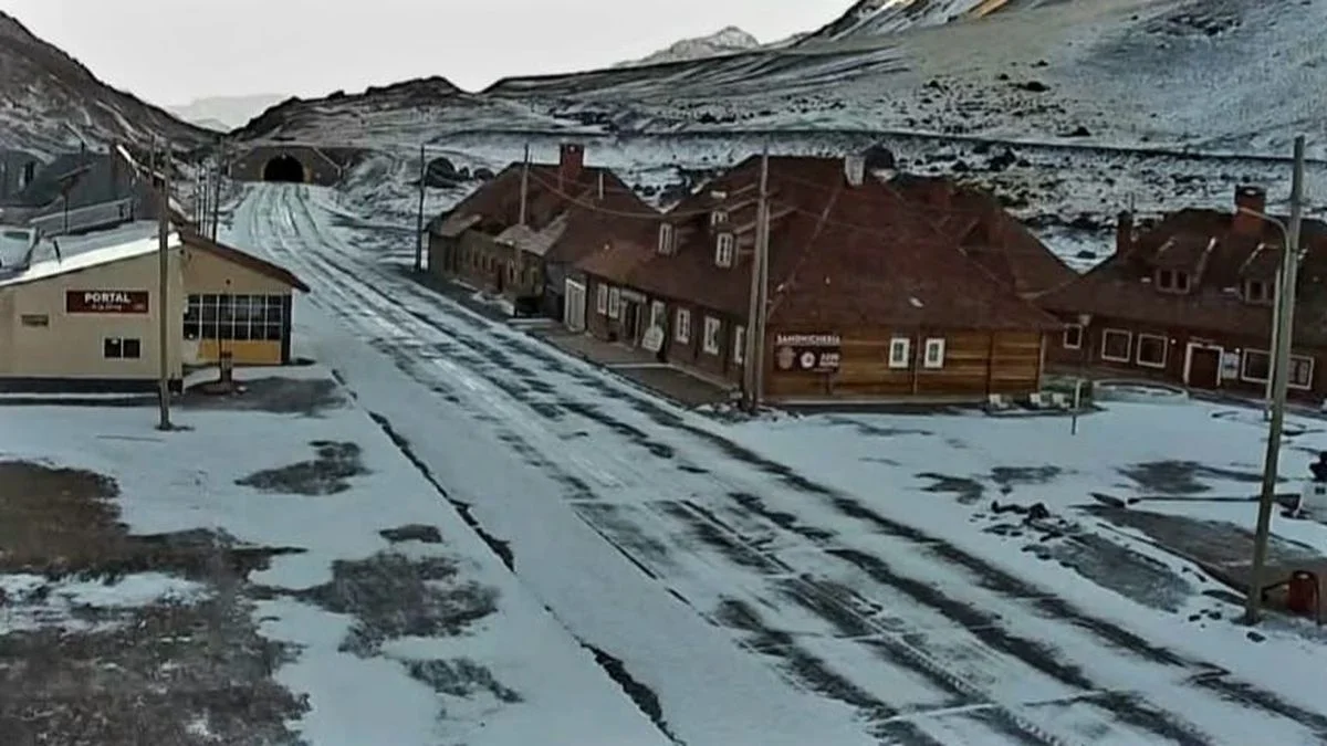 Cierran el paso internacional Cristo Redentor por pronóstico de nevadas en Cordillera