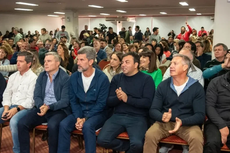 Los intendentes radicales muestran descensos en sus nóminas de personal, con algunas excepciones como Marcos Calvente (Guaymallén) y Mario Abed (Junín).