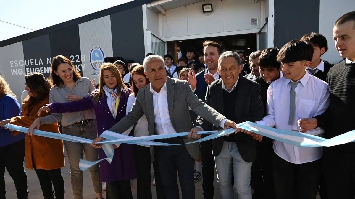 Alfredo Cornejo inauguró la parte modular de la principal escuela técnica de Malargüe