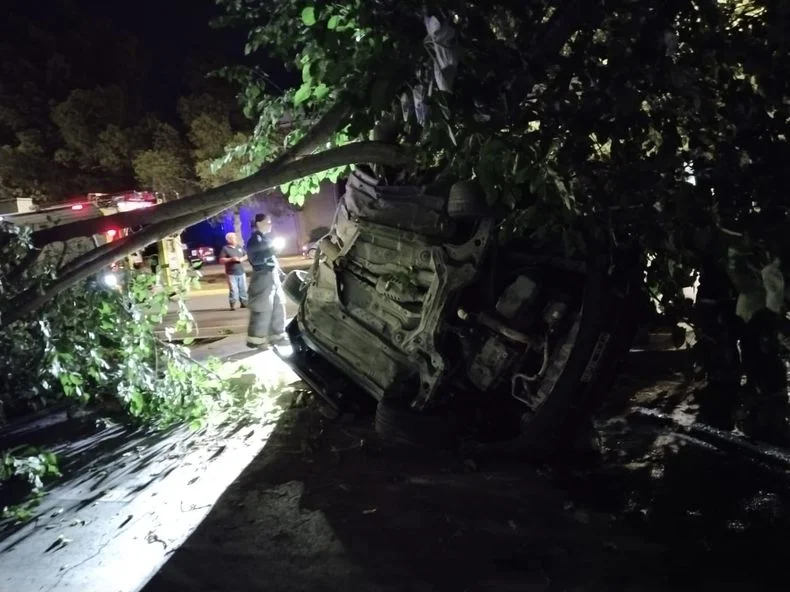 Una de las primeras imágenes del accidente faltal.